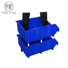 جعبه های پلاستیکی جعبه انبار رنگ آبی با قفسه بندی در کارگاه صنعتی